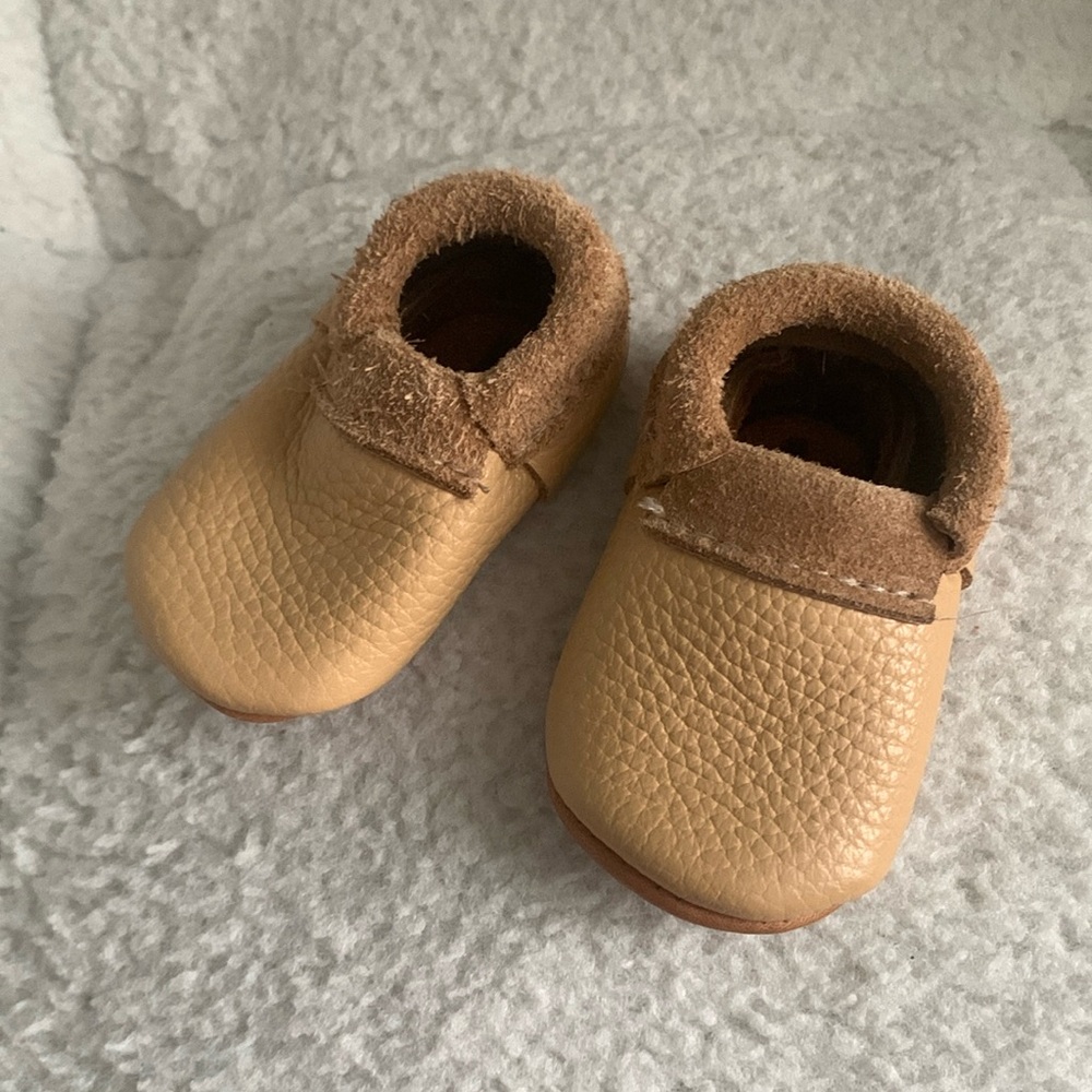 Duchess & Fox infant moccasins